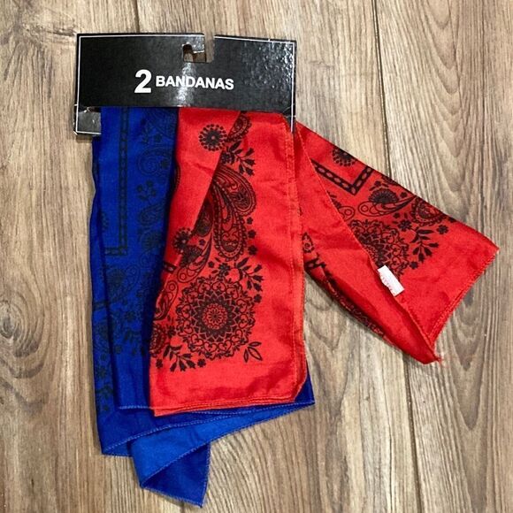 5/$15 NWT Classic Red and Blue Bandanas - Picture 1 of 4